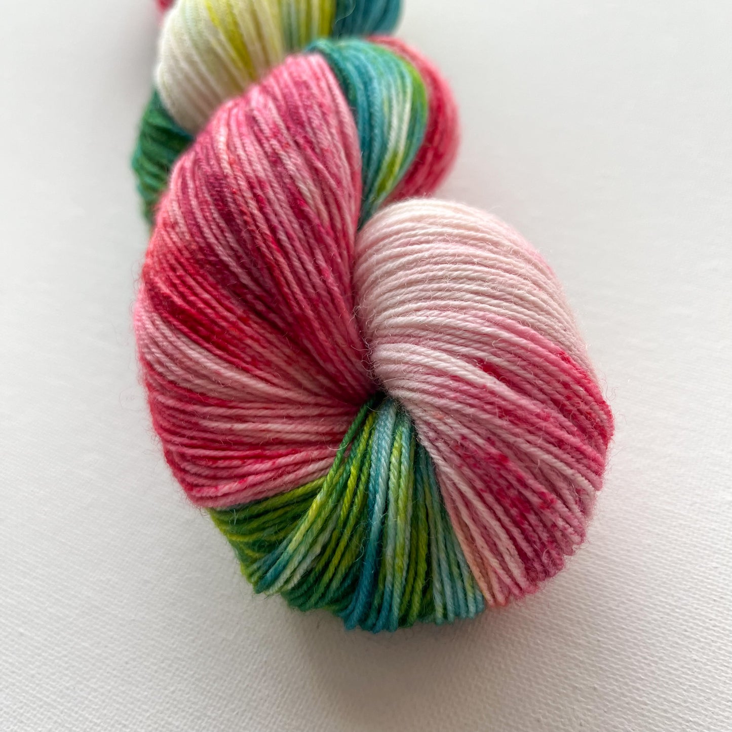 'I never promised you a rose garden' - BFL sock yarn, 75/25 - 100g